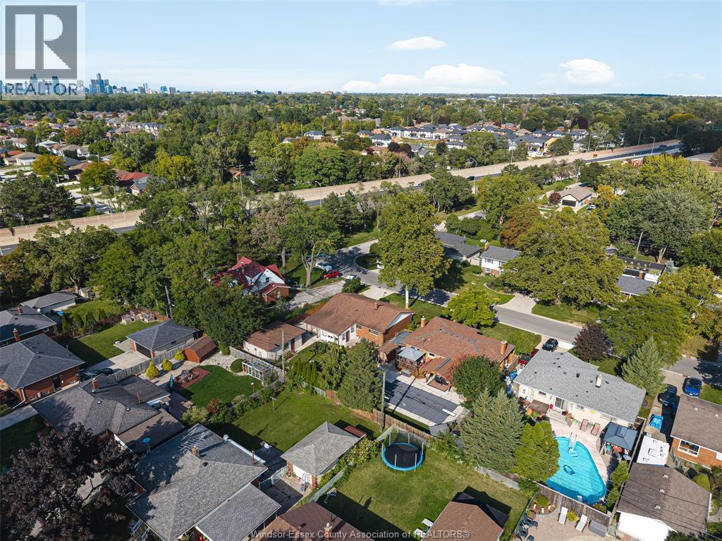 2545 ST. PATRICKS'S AVENUE - 32