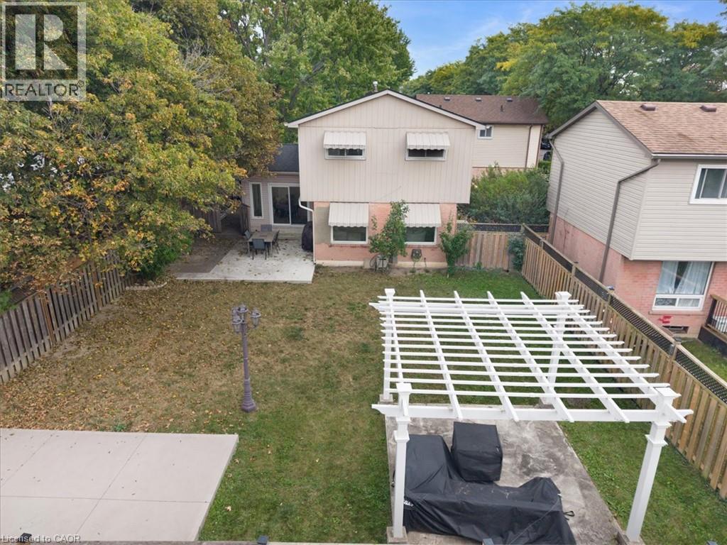 31 BERRISFIELD Crescent - 32