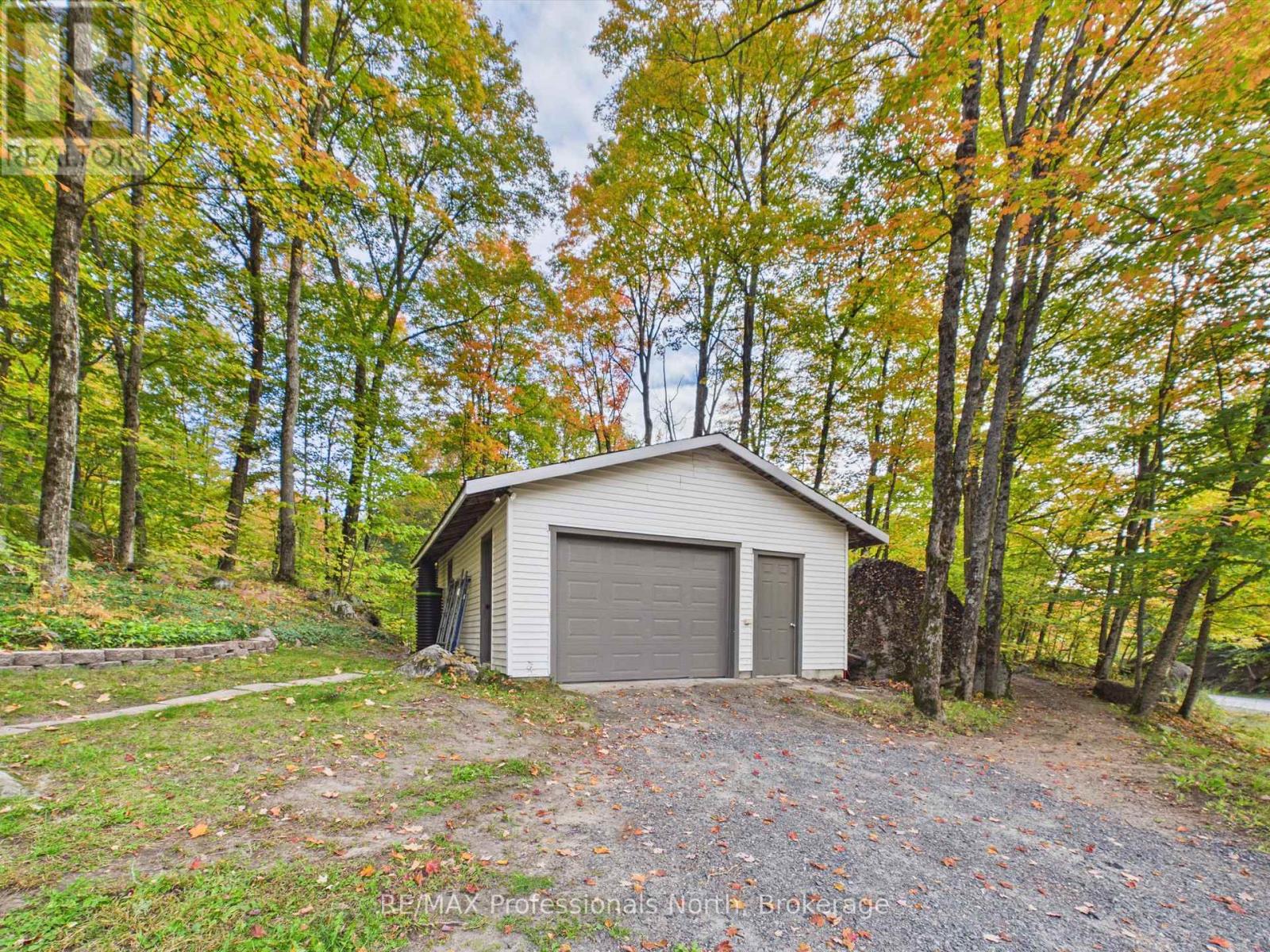 4226 ASPDIN ROAD - Image 33