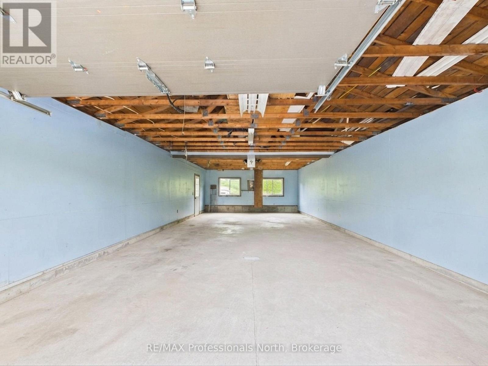 4226 ASPDIN ROAD - 34