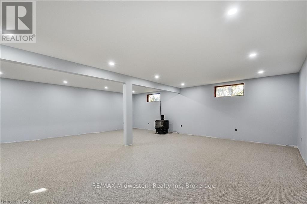480 Cavan Street — photo 21