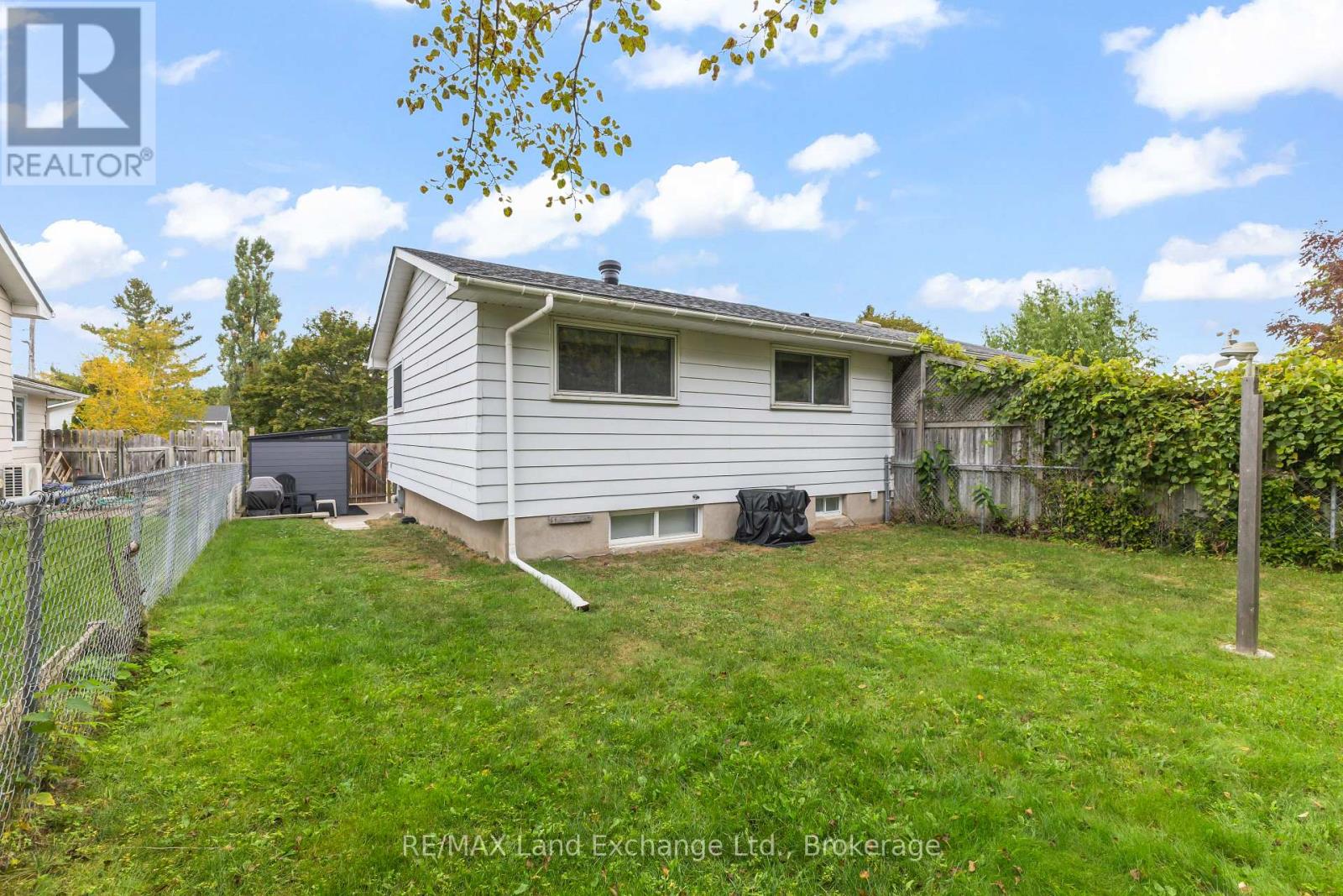 789 EASTWOOD DRIVE - 24