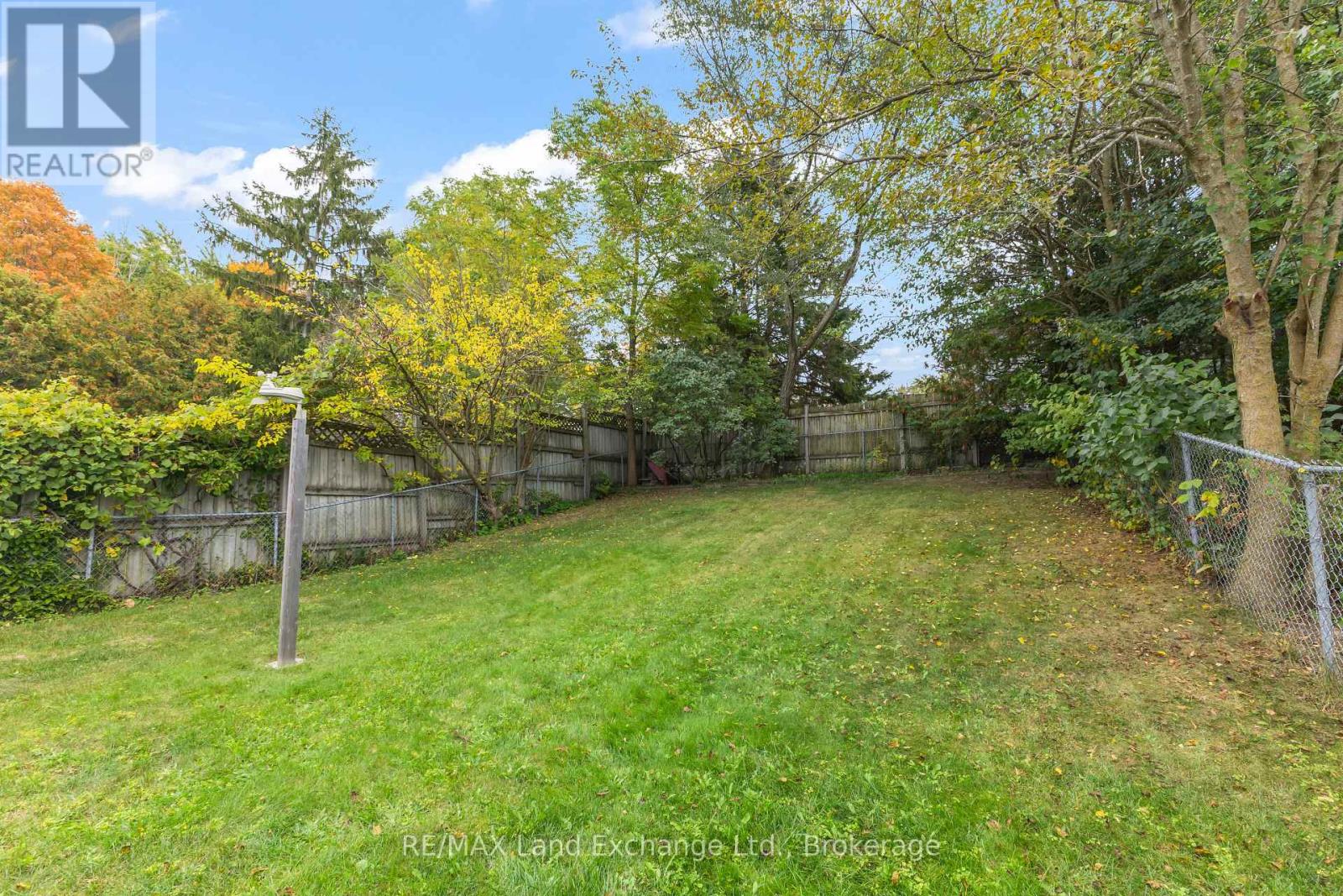 789 EASTWOOD DRIVE - 25