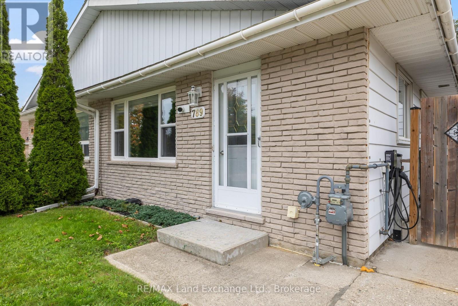 789 EASTWOOD DRIVE - 5