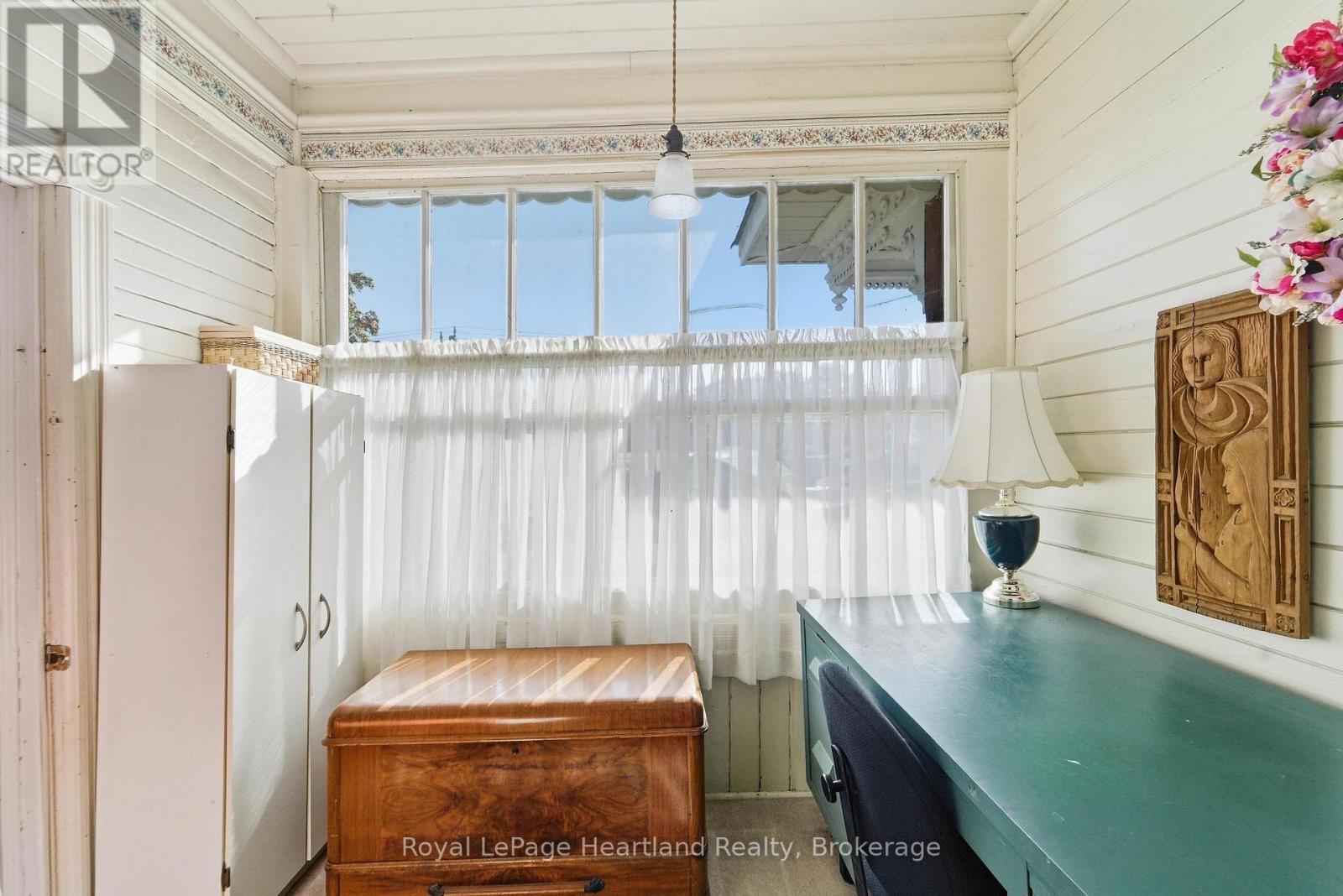 62 ORANGE STREET S - 25