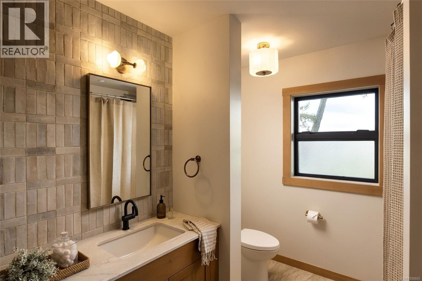 250 Holmes Rd - Image 34