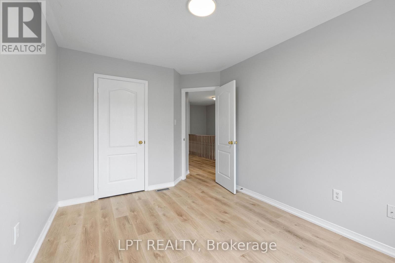 31 Laurendale Avenue, Georgina, ON photo 23