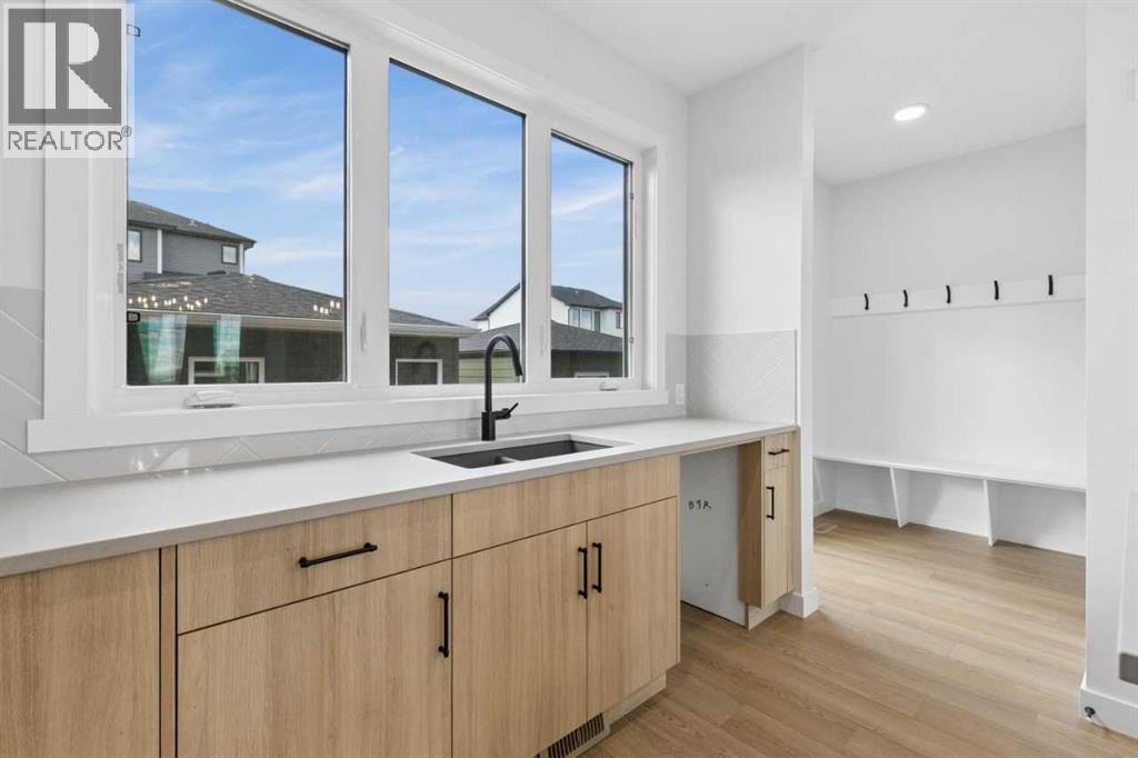 15449 45 Street SW - 12