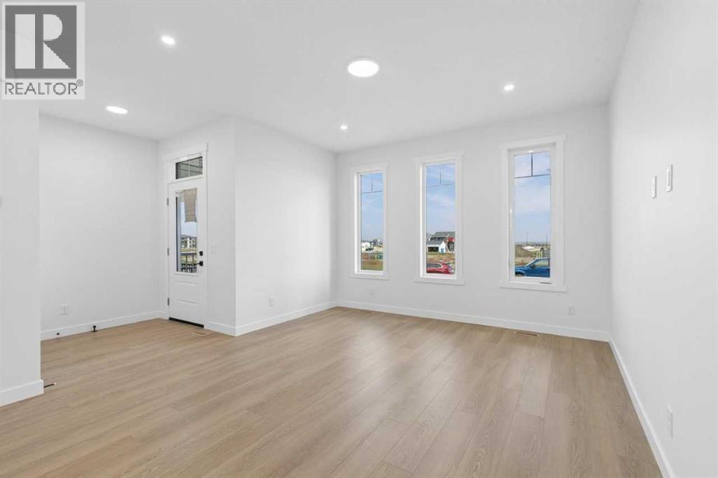 15449 45 Street SW - 5
