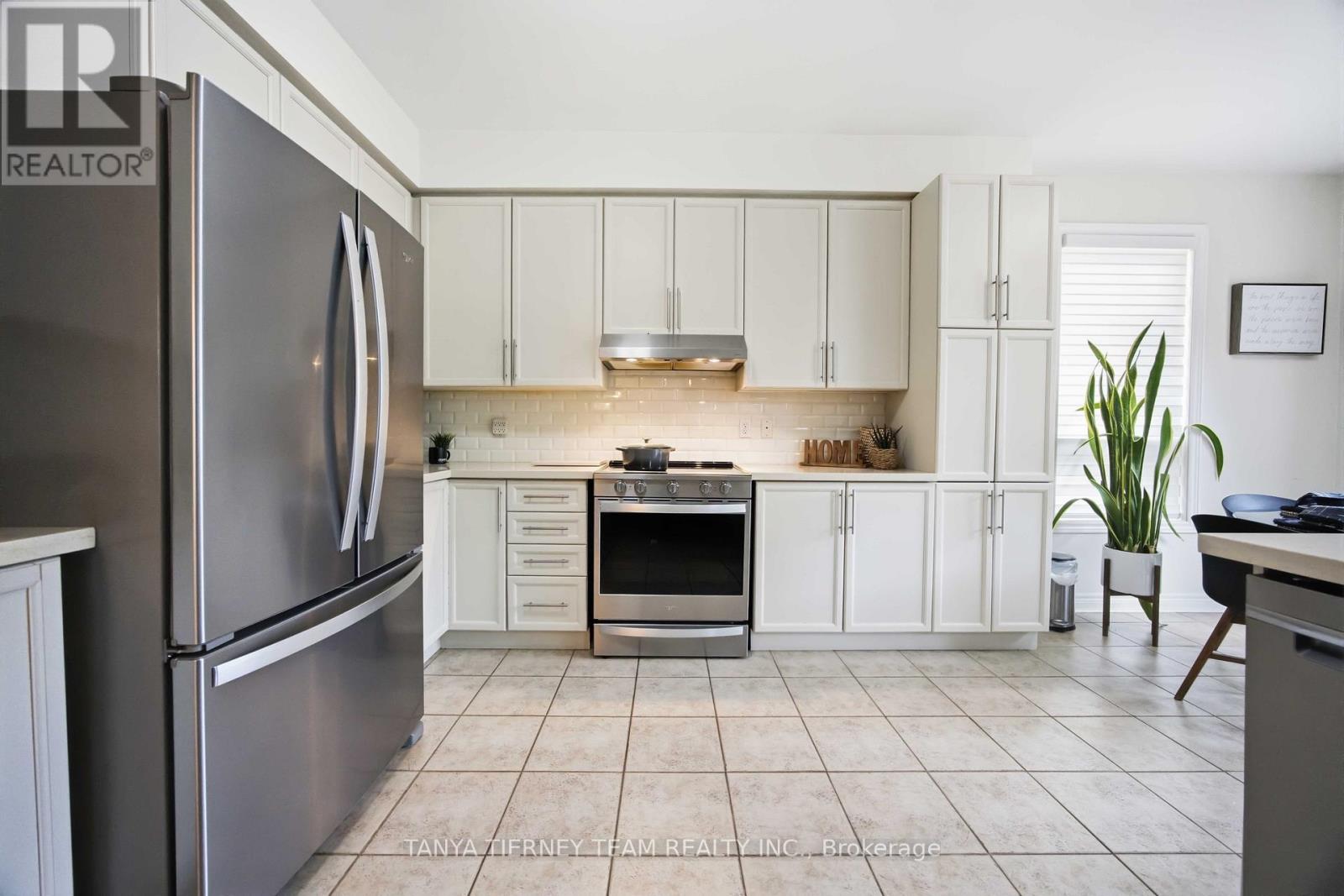17 CODY AVENUE - 21