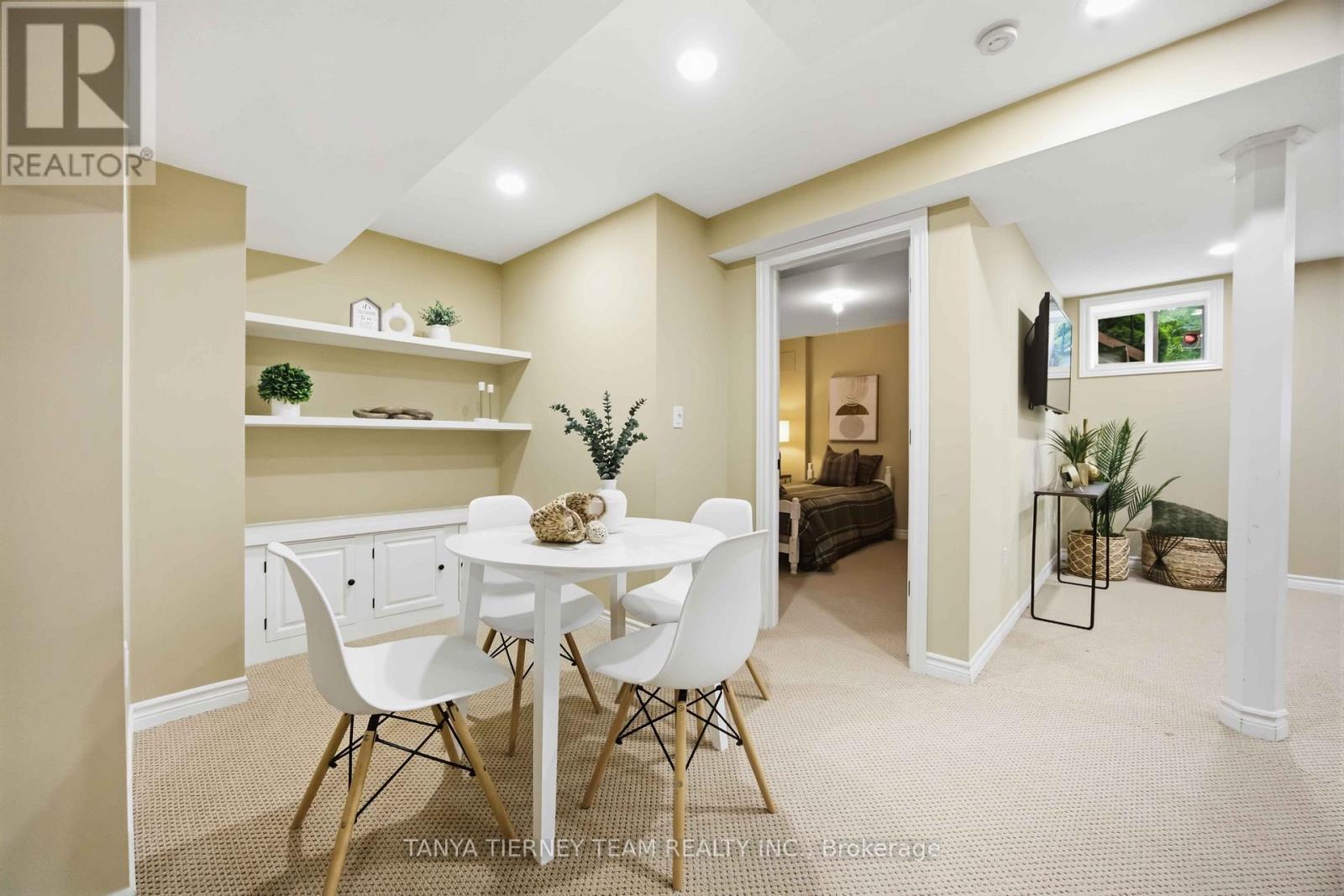 17 CODY AVENUE - 33