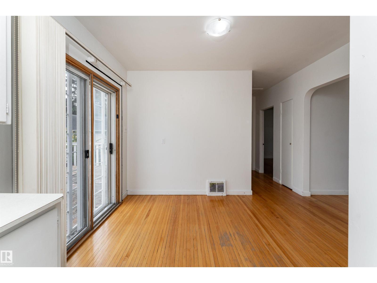 10719 132 ST NW - 12
