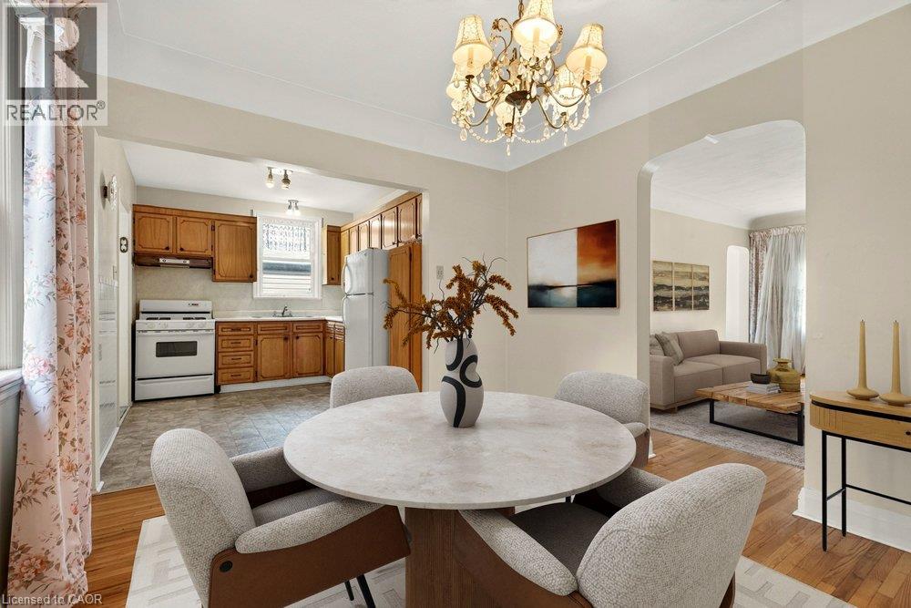 64 TWEEDSMUIR Avenue - 8