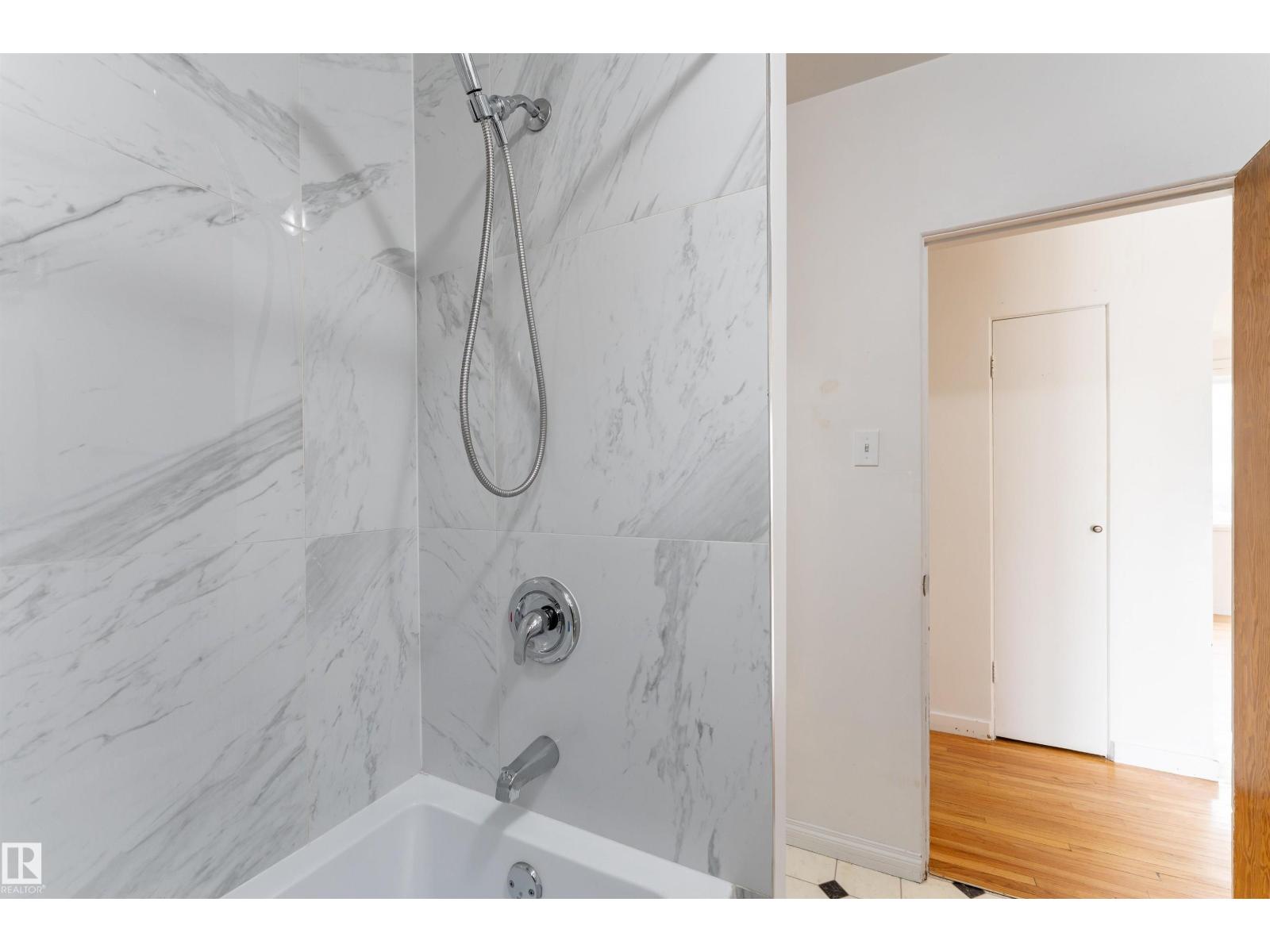 10719 132 ST NW - 22