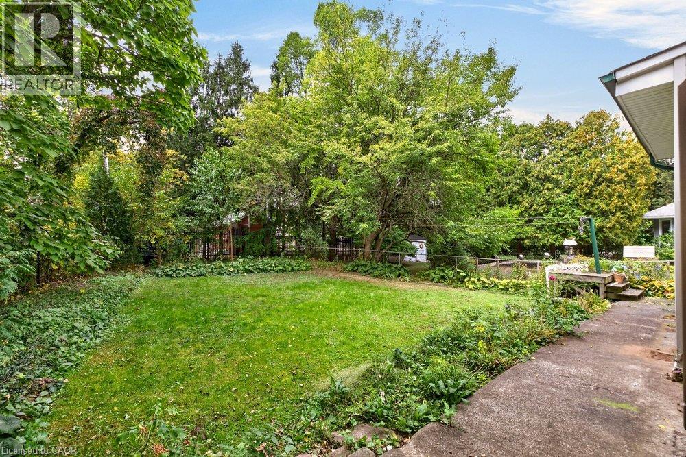 64 TWEEDSMUIR Avenue - 42