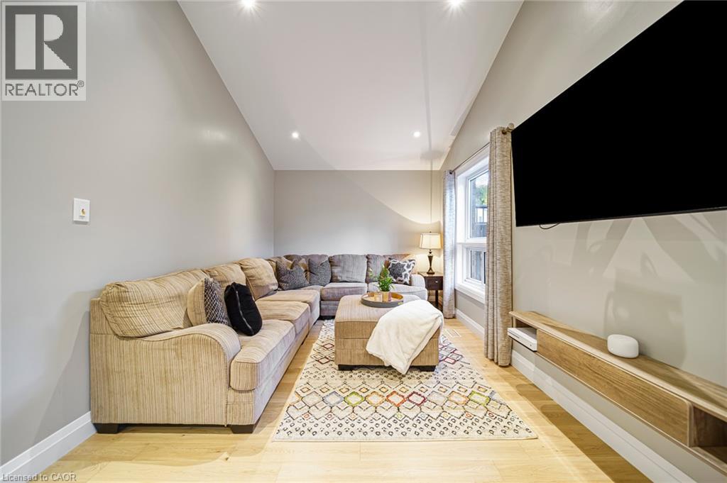 99 BEECHMANOR Crescent - 20