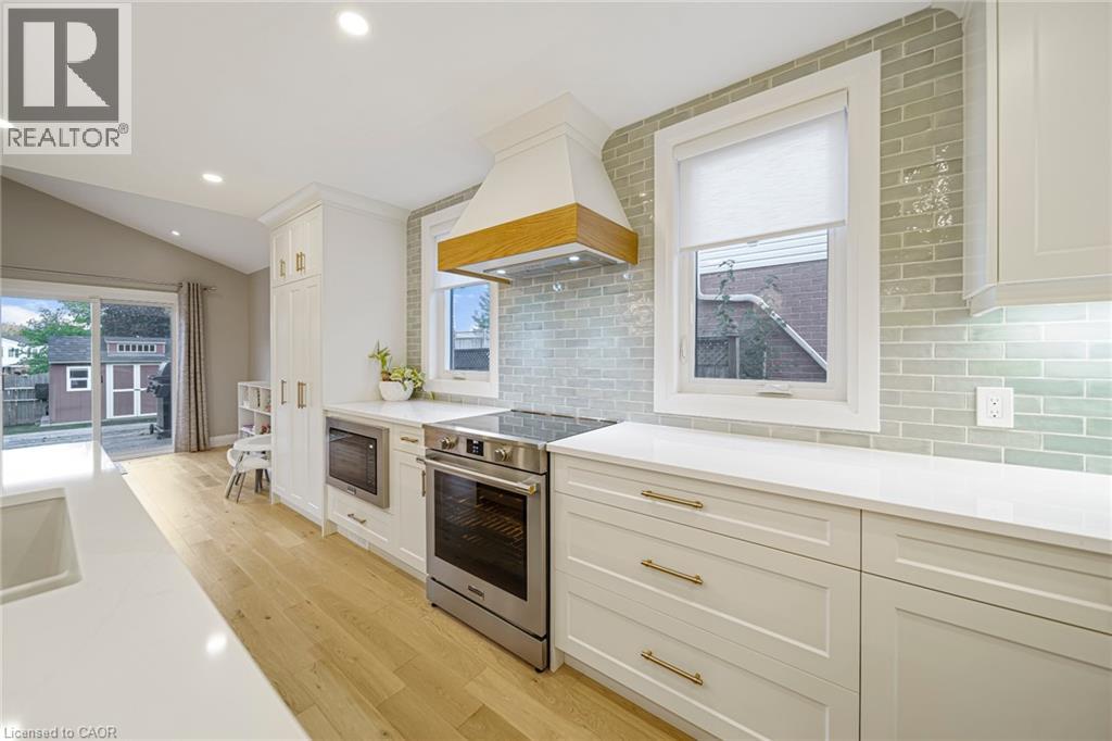 99 BEECHMANOR Crescent - 12