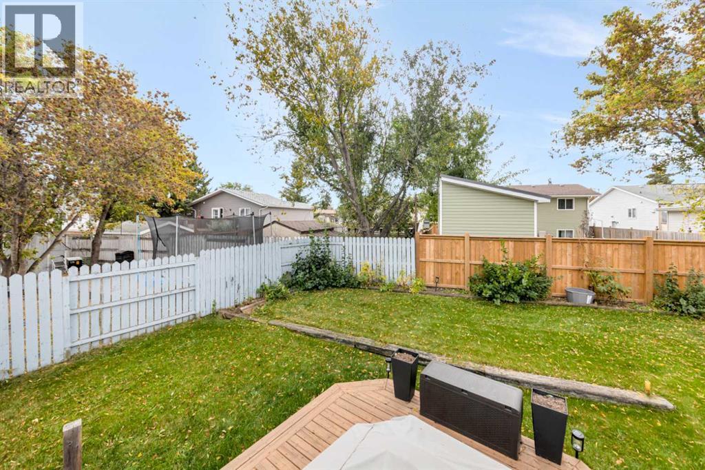 4505 30A Street Close - Image 30