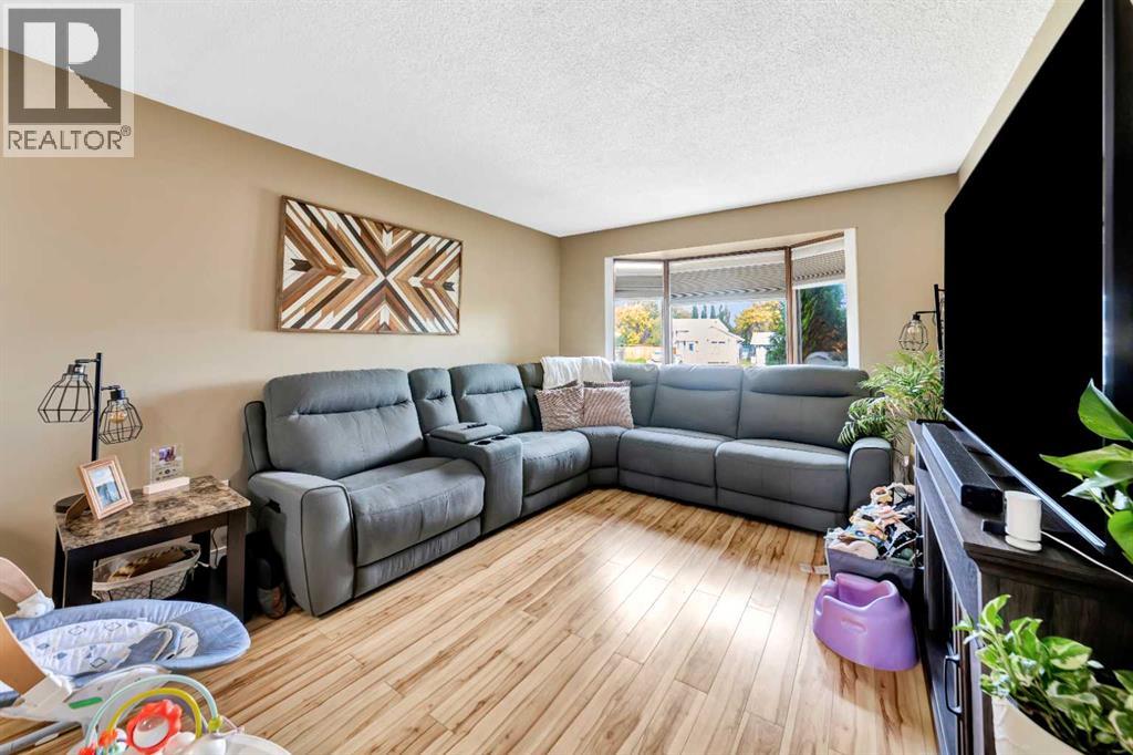 4505 30A Street Close, Lloydminster — photo 4