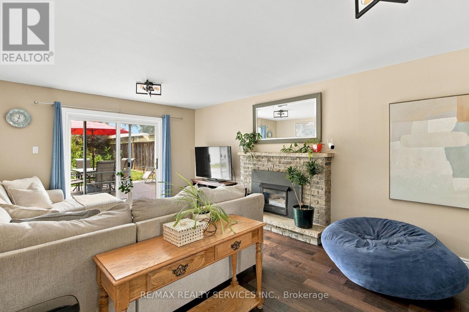 37 MAPLE AVENUE W - 14