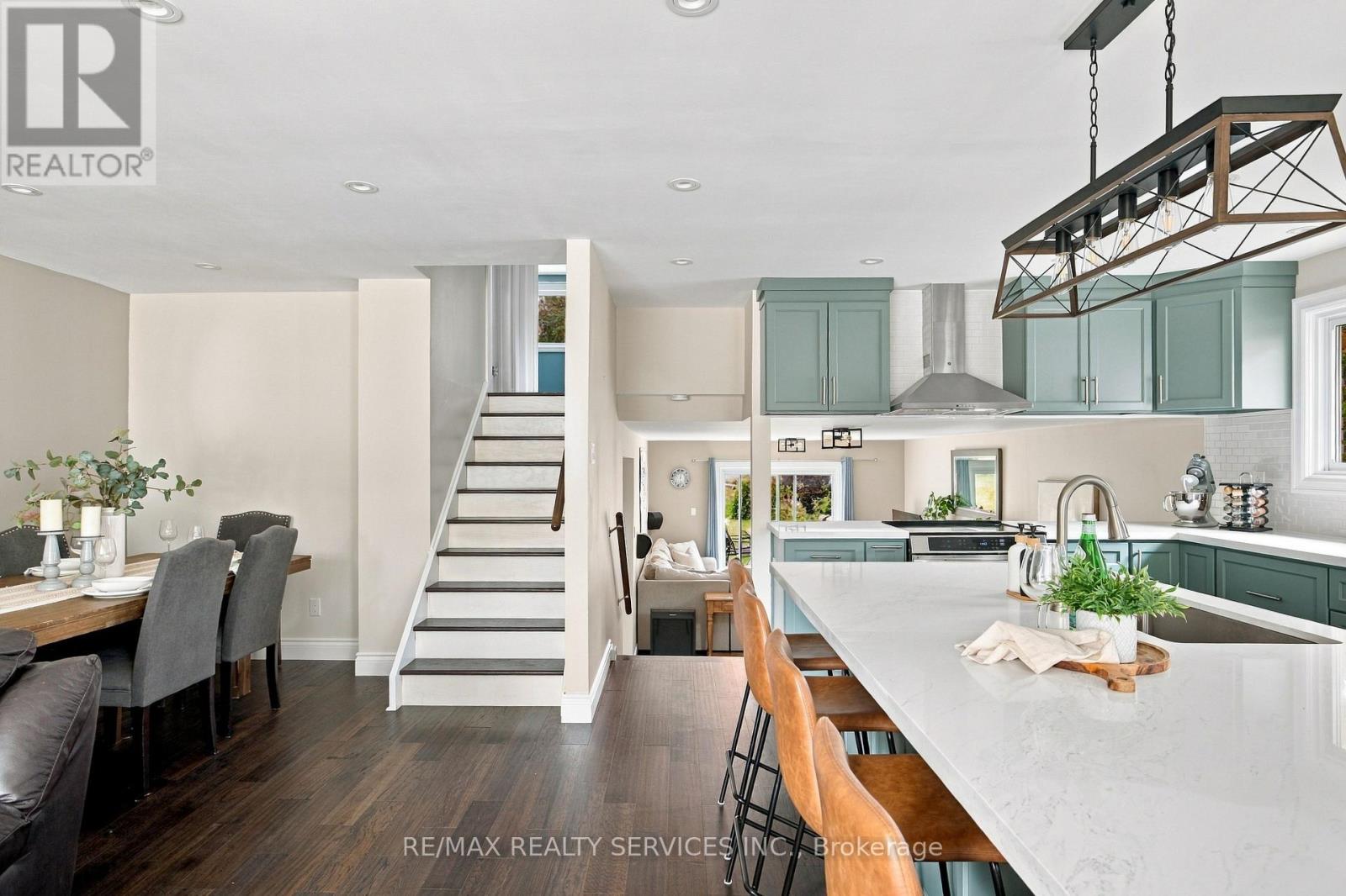 37 MAPLE AVENUE W - 9