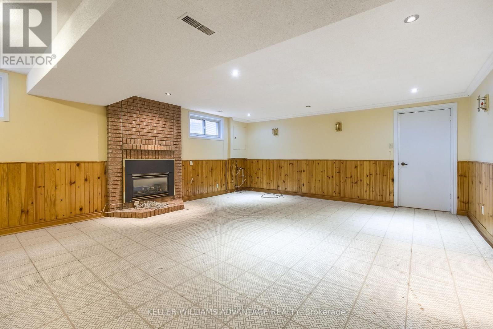 68 FULLERTON CRESCENT - Image 27