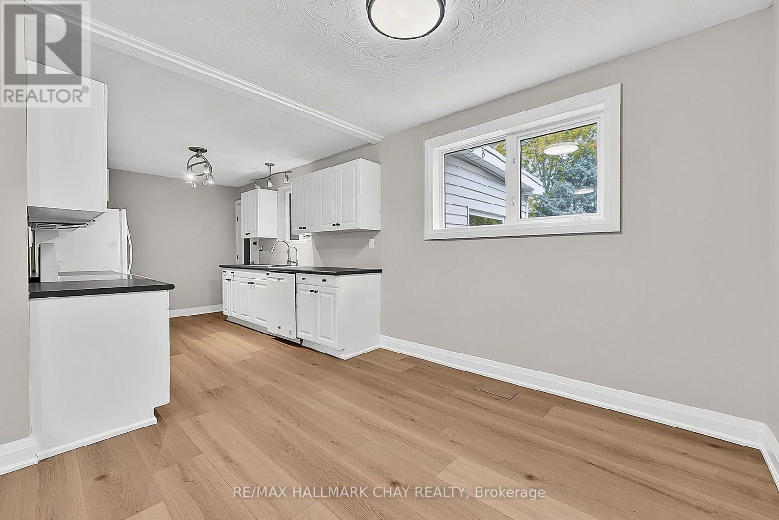 135 PETER STREET - Image 16