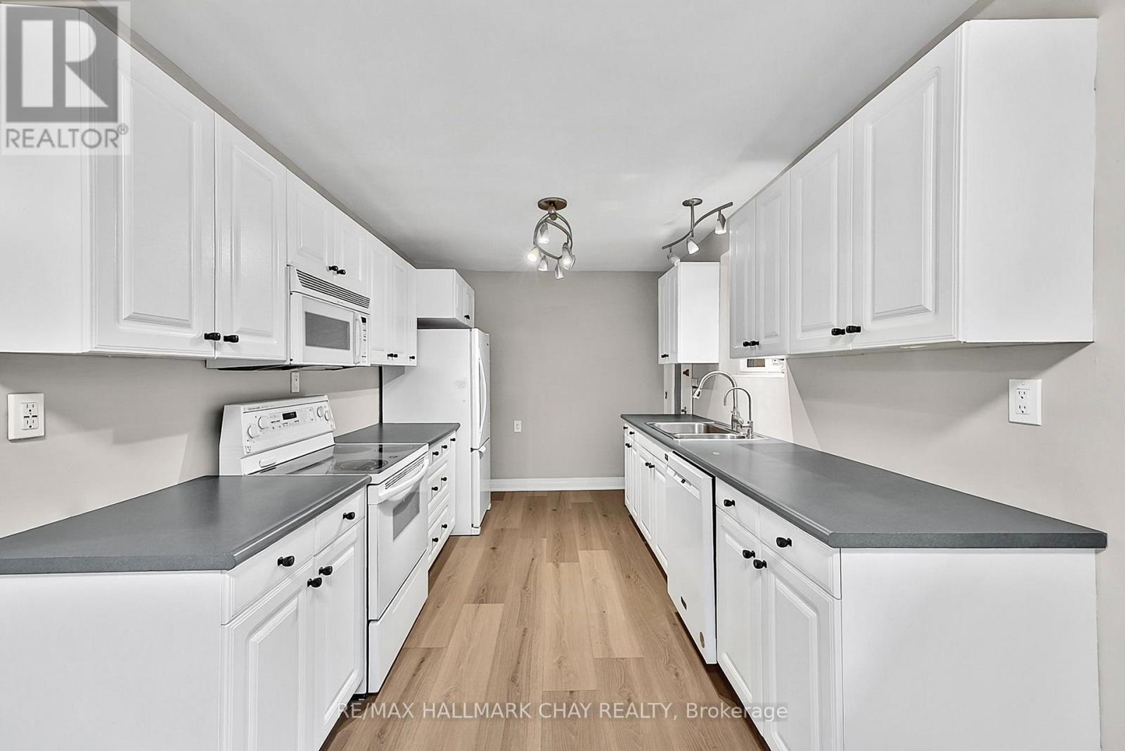 135 PETER STREET - Image 18