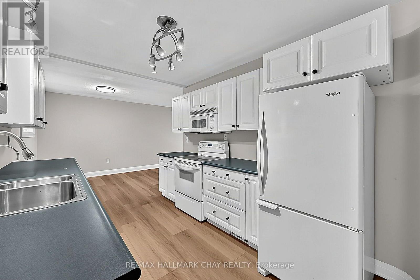 135 PETER STREET - Image 19