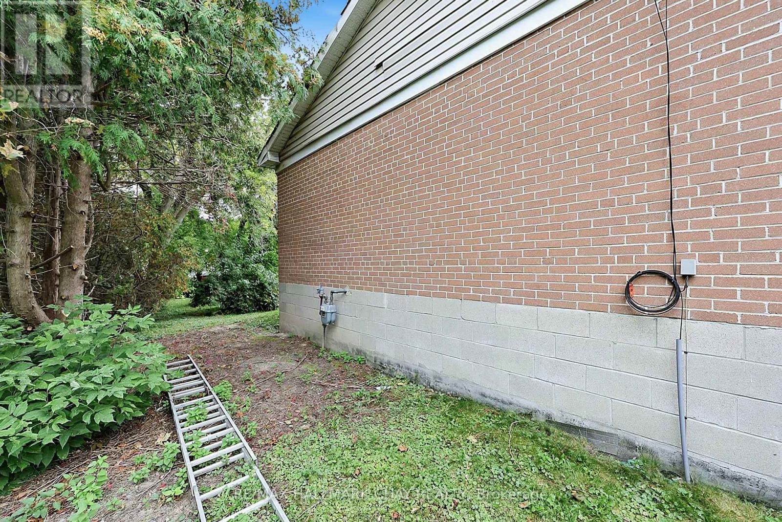 135 PETER STREET - Image 45