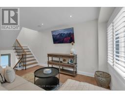 Mud room - 37 Bowler Street, Aurora, ON L4G7H7 Photo 8
