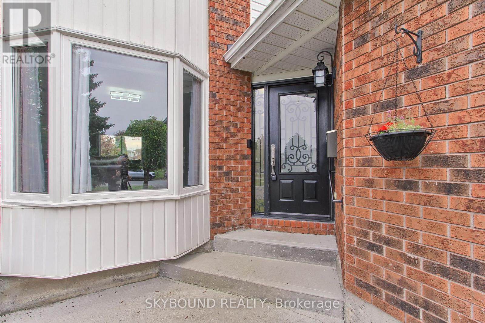 313 HICKLING TRAIL - Image 4