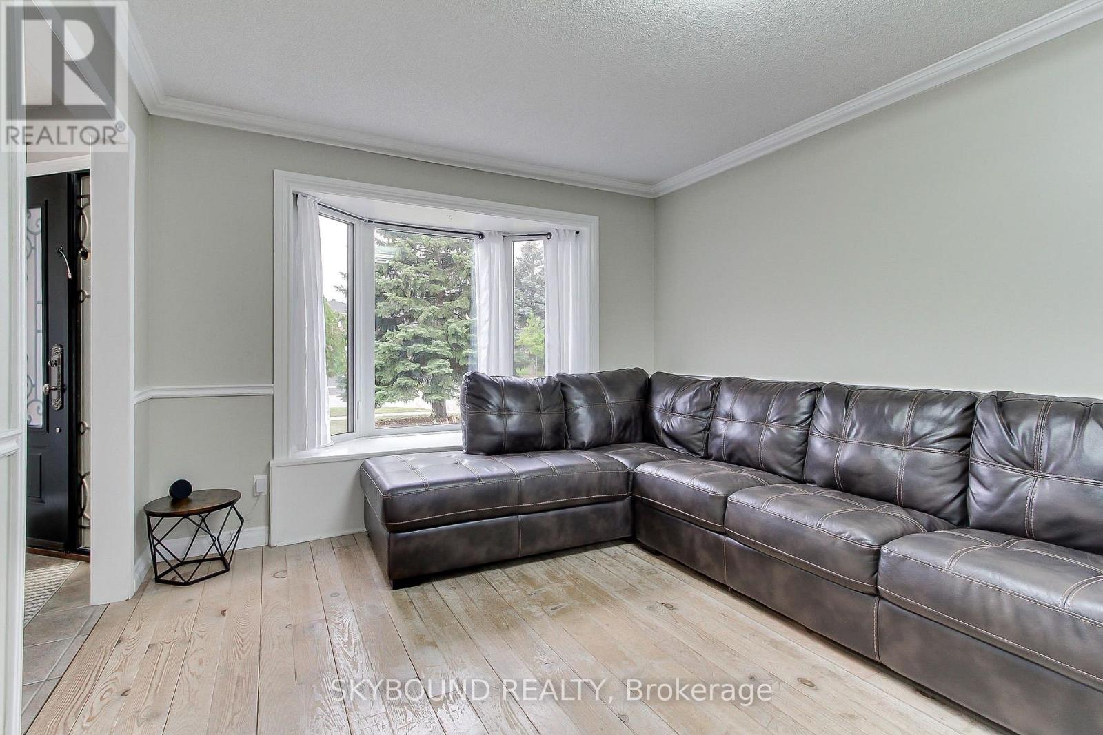 313 HICKLING TRAIL - Image 9