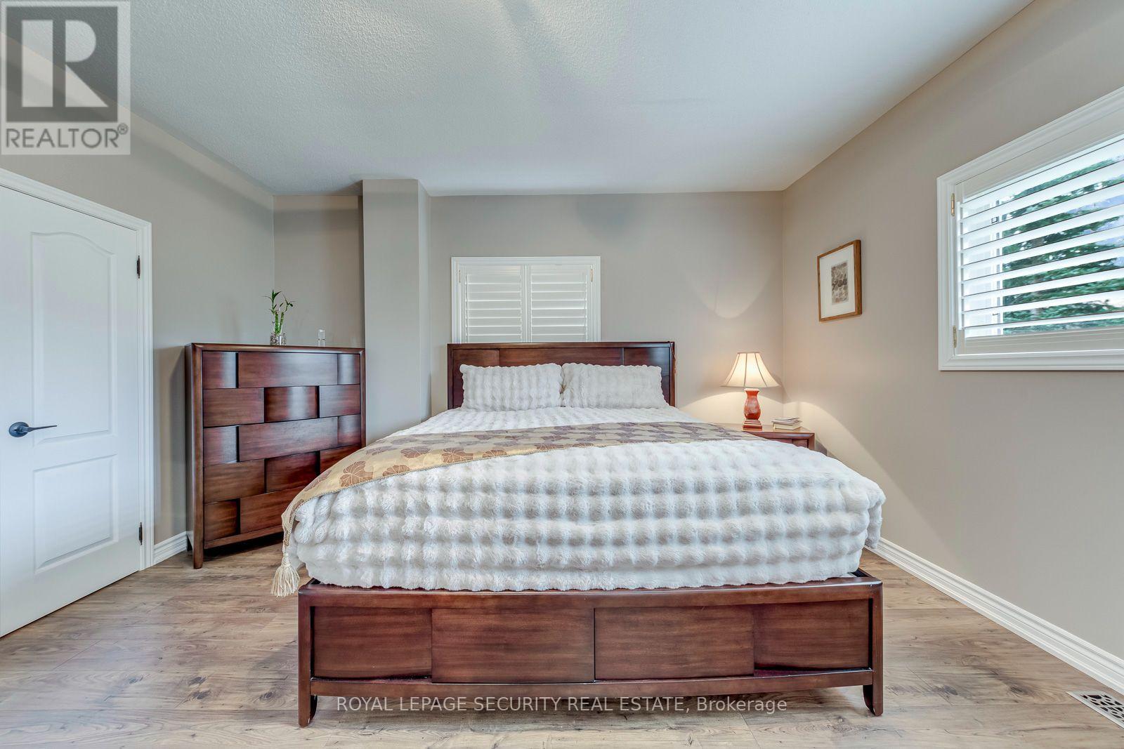 25 Pinecliff Crescent, Barrie photo 23