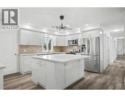 2202 35 Street SE - photo 7
