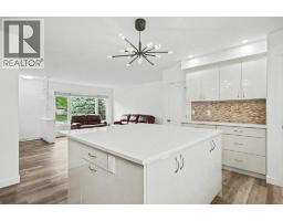 2202 35 Street SE - photo 9