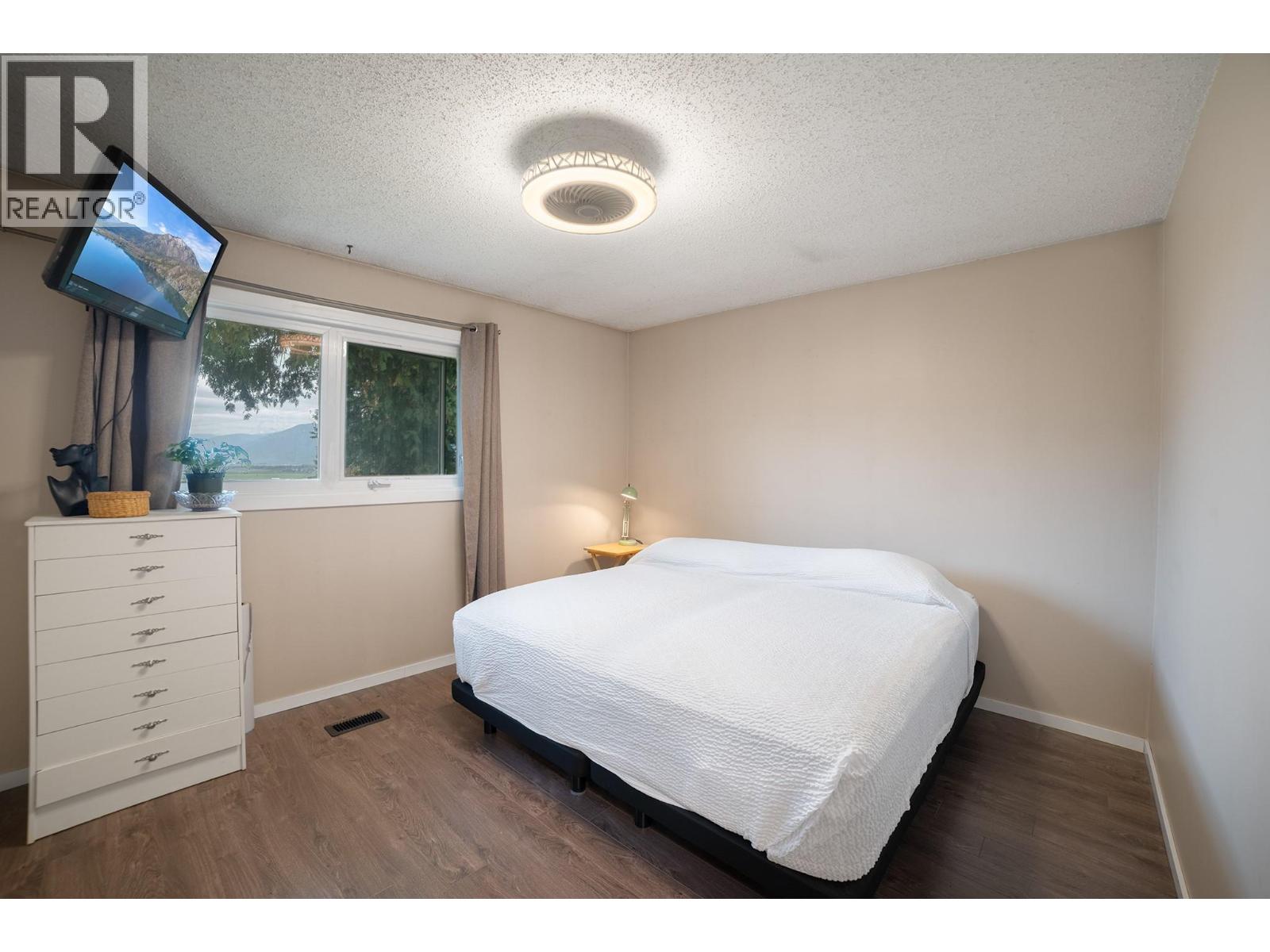960 MONROSE Road - Image 5