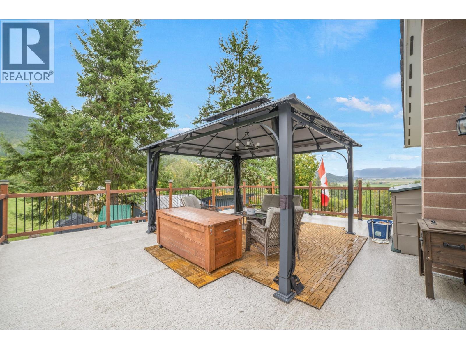 960 MONROSE Road - Image 6
