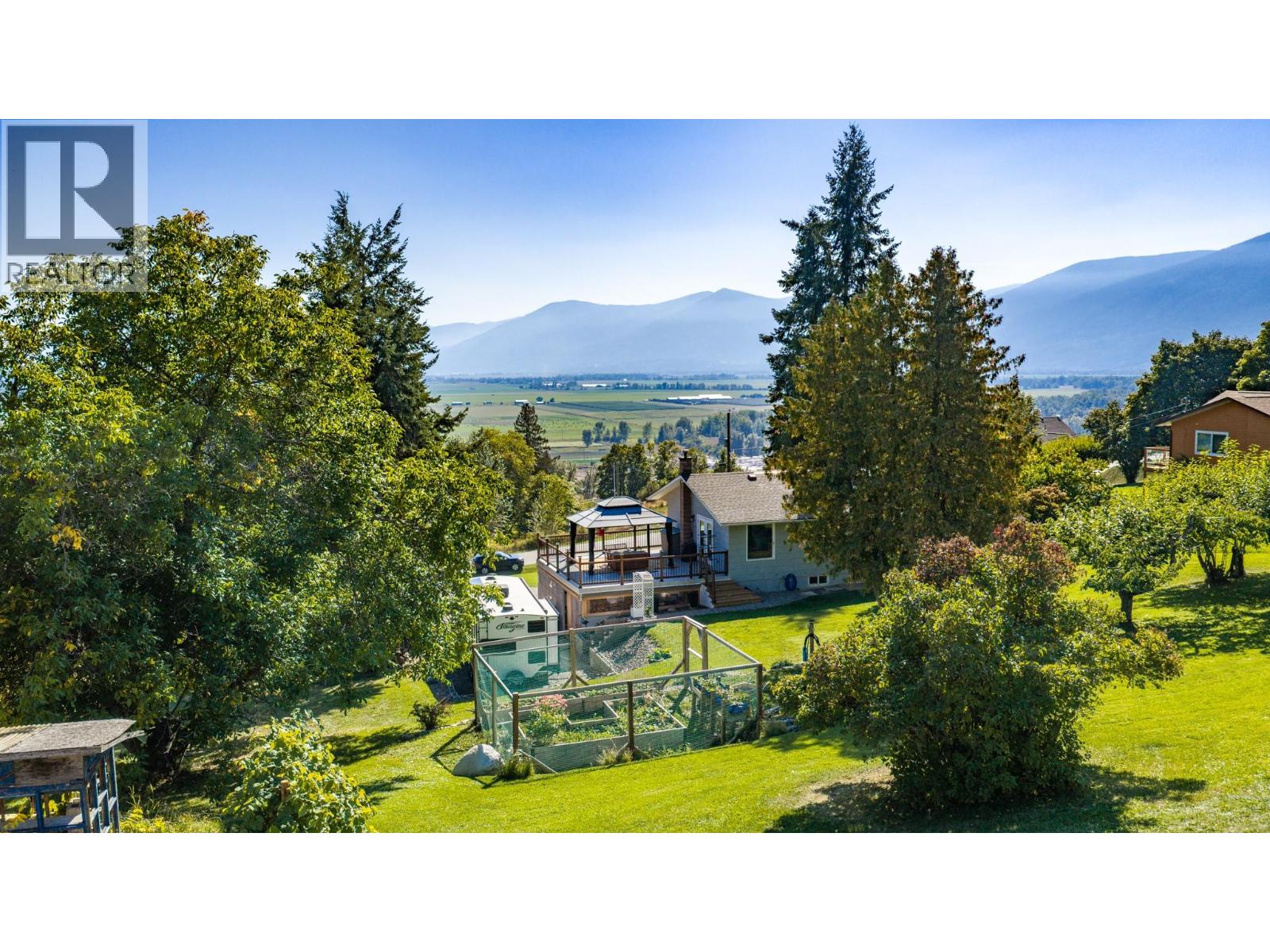 960 MONROSE Road - Image 31