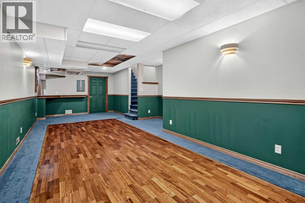259 Coachway Road SW - 36