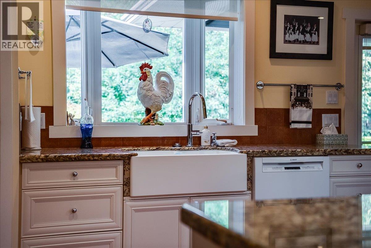 1275 Paquette Drive - Image 23