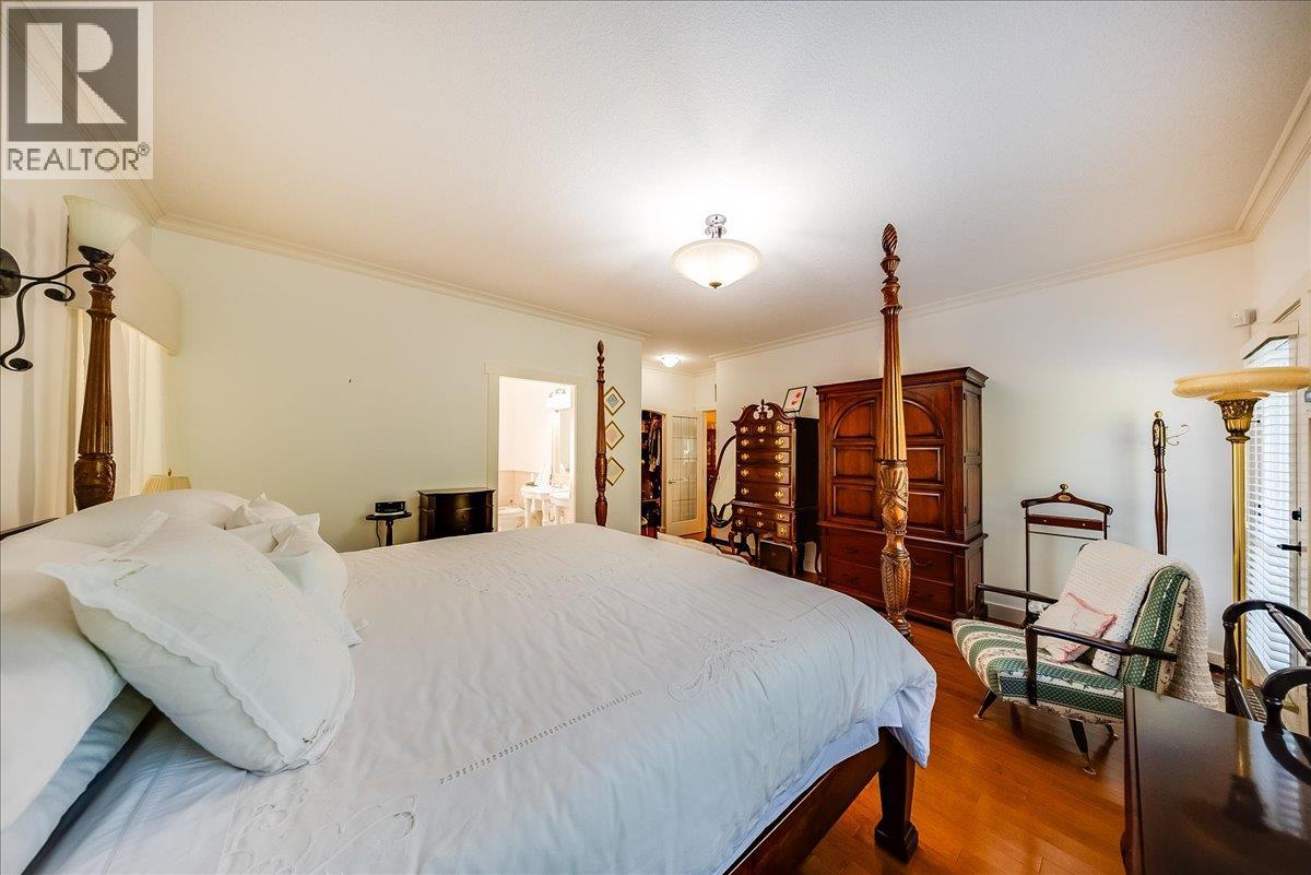 1275 Paquette Drive - 33