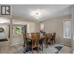 Living room - 52 Shawnee Way Sw, Calgary, AB T2Y2V4 Photo 8