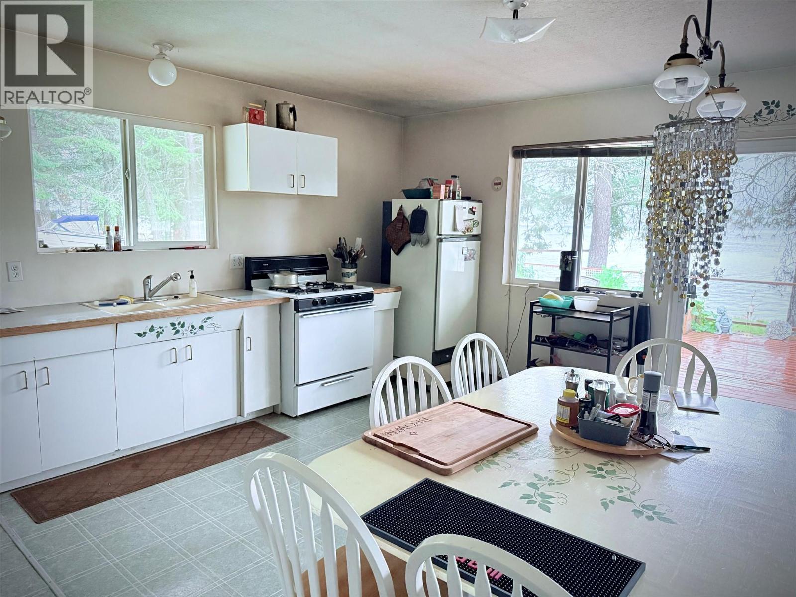  7180 Little Cayuse Creek Road, Castlegar