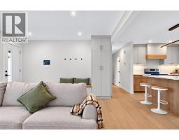 Bedroom - 9843 5 Street Se, Calgary, AB T2J1K8 Photo 6