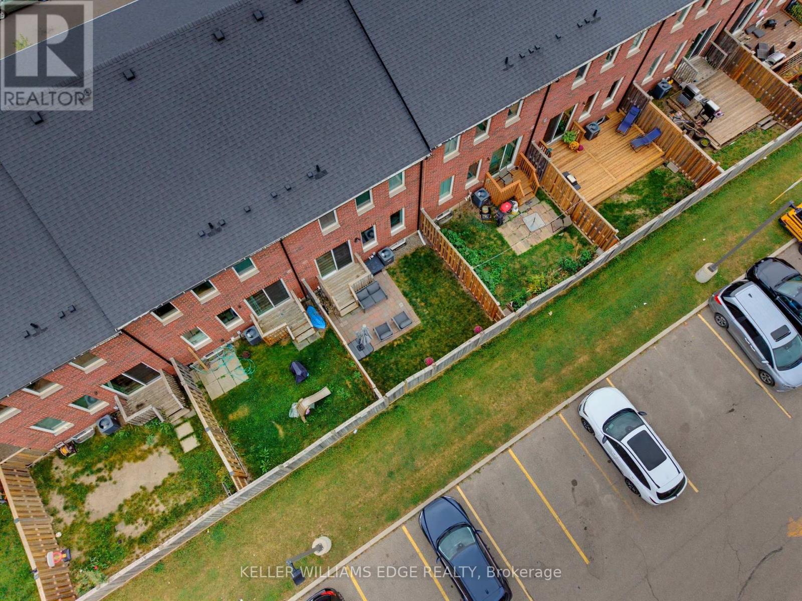 739 BANKS CRESCENT - 34
