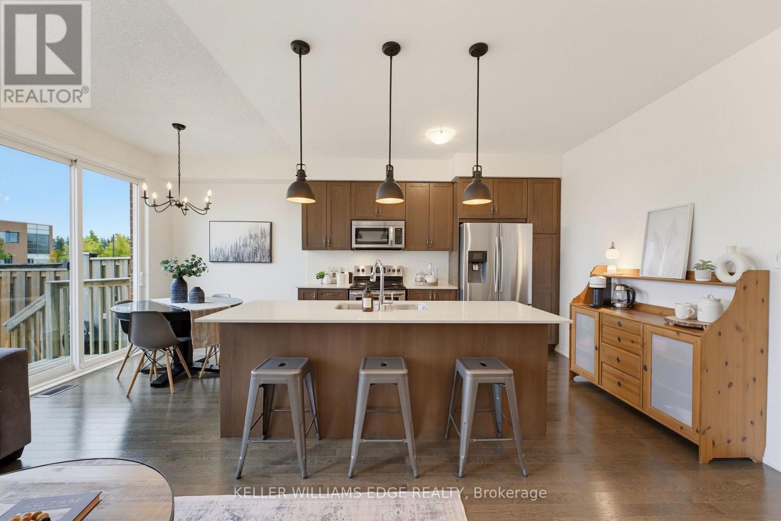 739 BANKS CRESCENT - 8