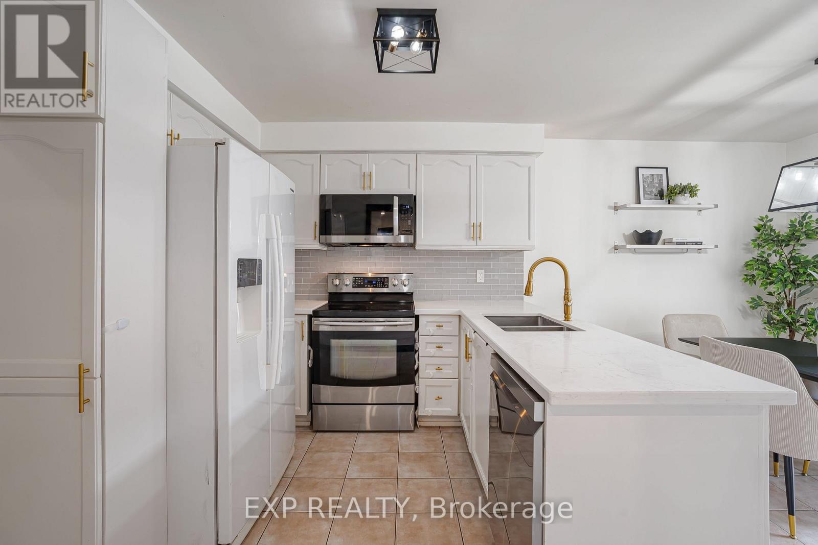 65 PRESSED BRICK DRIVE - Image 17
