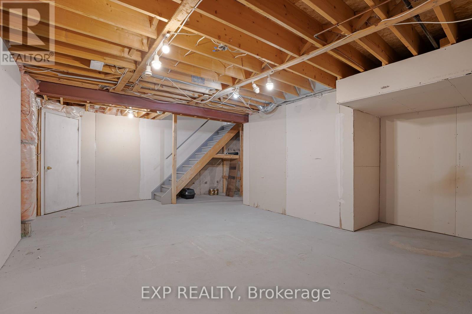 65 PRESSED BRICK DRIVE - Image 36
