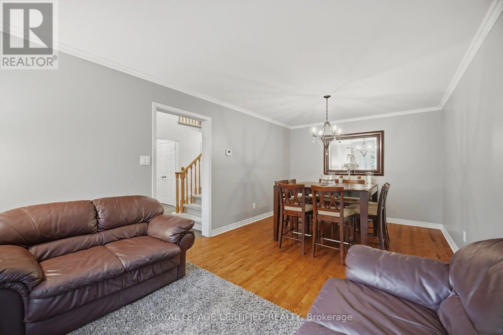 8 WISHART PLACE - 8